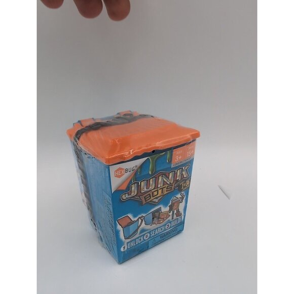 HEXBUG JUNK BOTS  Trash Bin Assortment Kit Surprise Toys  New Sealed - Picture 2 of 3